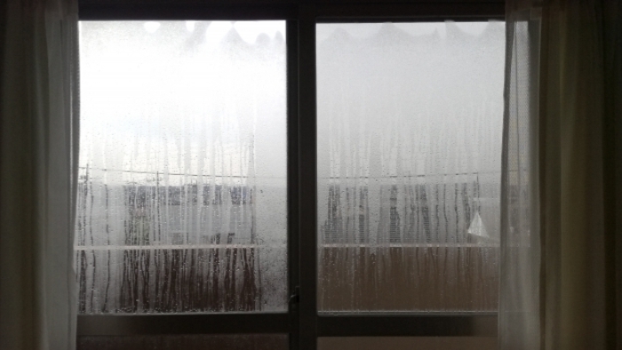 凍結しやすいアパートの窓