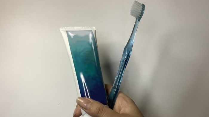 歯磨き粉と歯ブラシ