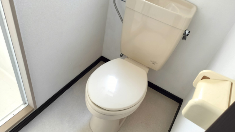 【簡単】トイレが凍結したときの対処法！NG行動や防止対策も紹介