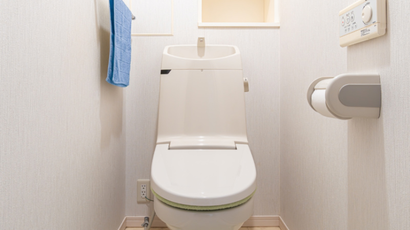 トイレが下水臭いときの原因・対処法！予防対策も解説