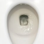 トイレでチョロチョロ水漏れする原因・修理方法！自分で対処する方法や修理代