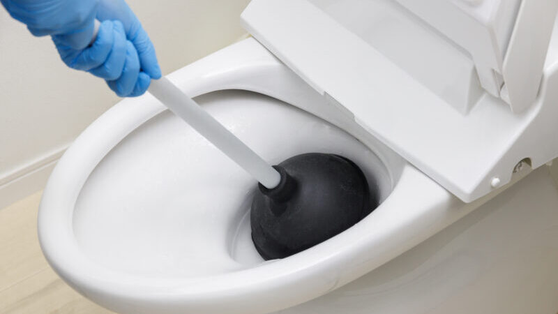 トイレの水位が低い状態でコポコポ音がするときの対処法