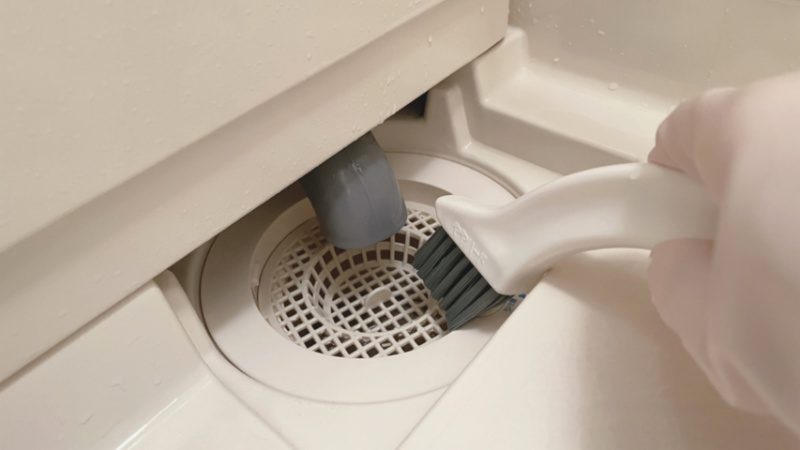 お風呂の排水口を掃除