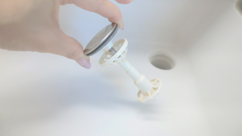 洗面所の排水口のフタ