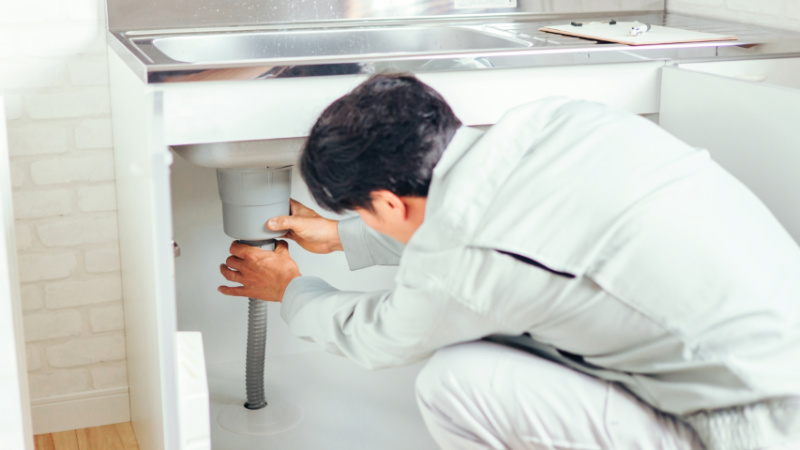キッチンの排水口つまりを業者に頼むケース