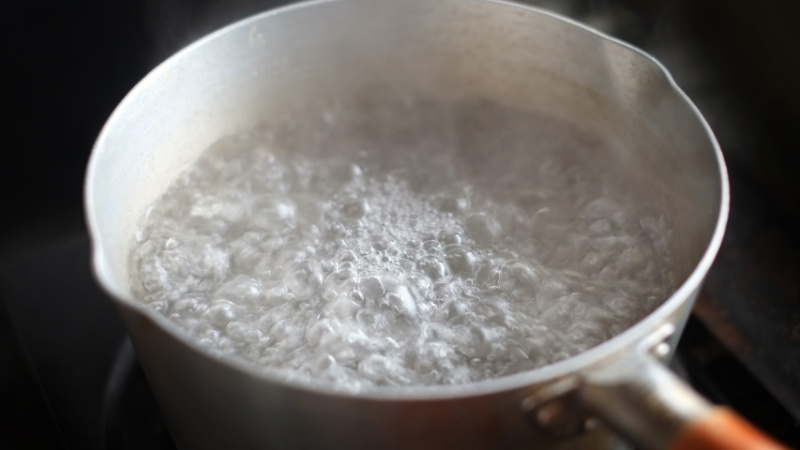 キッチンの排水口つまりでお湯が効果的なケース