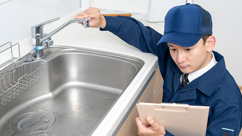 賃貸でキッチンの排水トラブルを業者に相談する場合